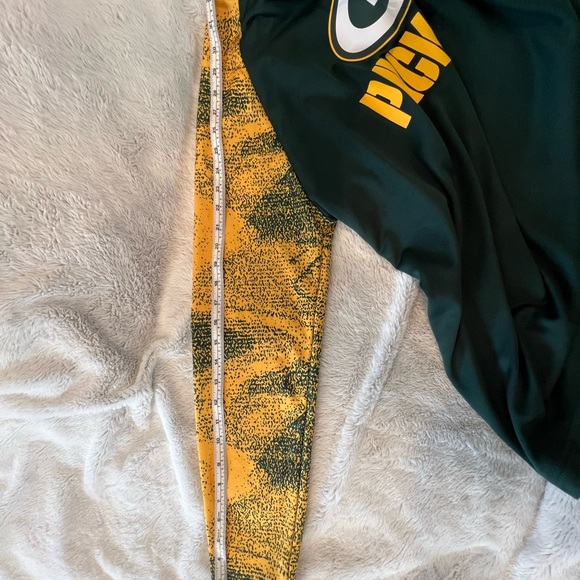 Green Bay Packers dri-fit hooded sweatshirt. - Picture 4 of 4